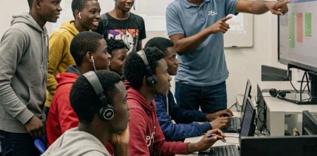 The Educational Social Media Handbook: Comprehensive Strategies for Connected Learning