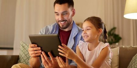Navigating Screens: A Parent’s Guide to Digital Parenting