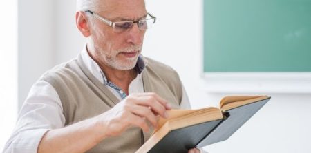 Professional Reading for Teachers: Navigating Books, Journals, and Digital Resources